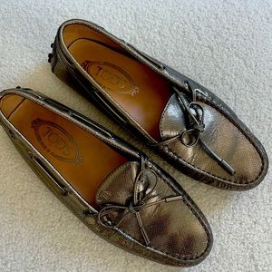Tod’s silver/pewter Gommino driving shoes  women’s size 38